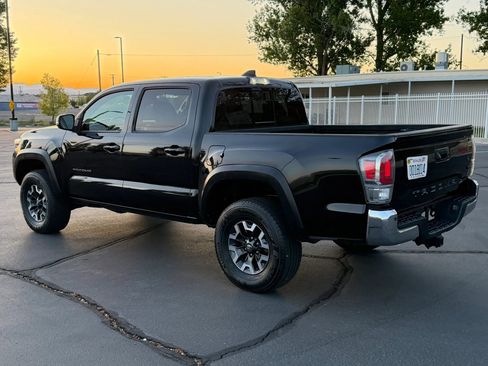 Used 2021 Toyota Tacoma TRD Off-Road w/ Technology Package AWD/4WD image 13