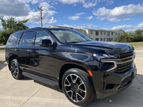 Used 2021 Chevrolet Tahoe RST w/ Luxury Package image 3