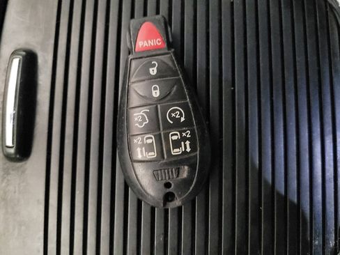 Used 2018 Dodge Grand Caravan GT image 32