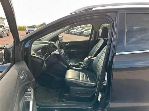 Used 2015 Ford Escape Titanium w/ Equipment Group 301A AWD/4WD image 10