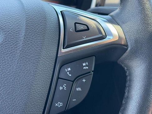 Used 2019 Ford Fusion Energi Titanium FWD image 18