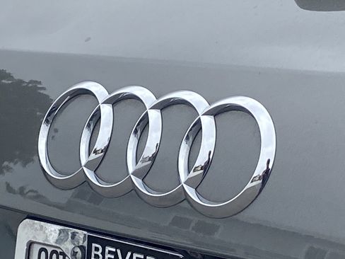 Used 2021 Audi Q3 2.0T Premium w/ Convenience Package AWD/4WD image 4