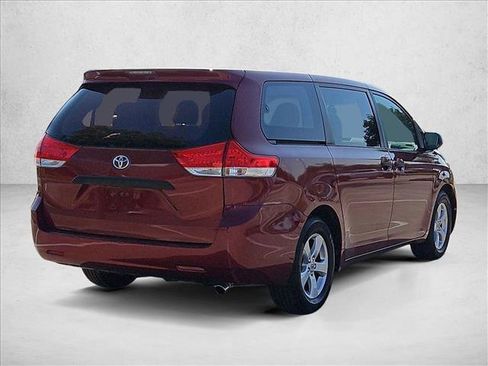 Used 2011 Toyota Sienna FWD image 5
