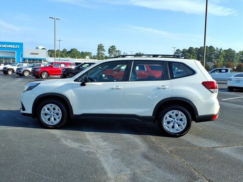 Used 2023 Subaru Forester AWD/4WD image 17