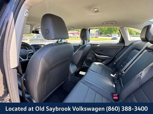 Used 2024 Volkswagen Jetta SE FWD image 10