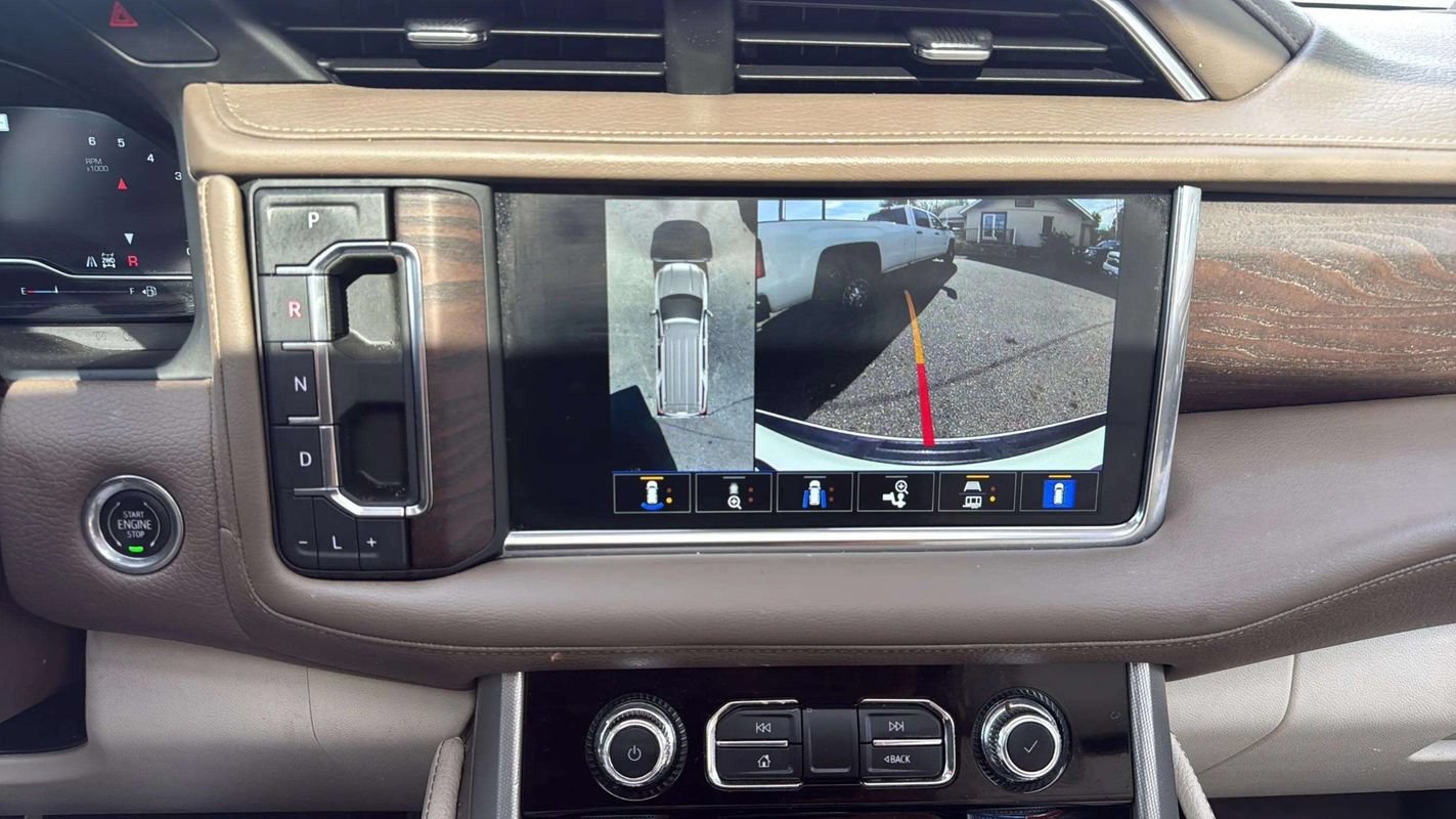 Used 2022 GMC Yukon XL Denali AWD/4WD image 14
