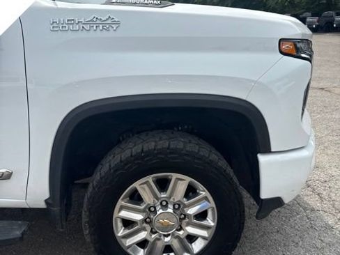 Used 2025 Chevrolet Silverado 3500 High Country w/ High Country Premium Package AWD/4WD image 12