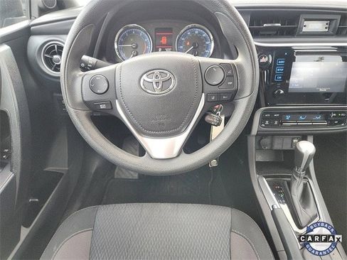 Used 2017 Toyota Corolla LE image 9