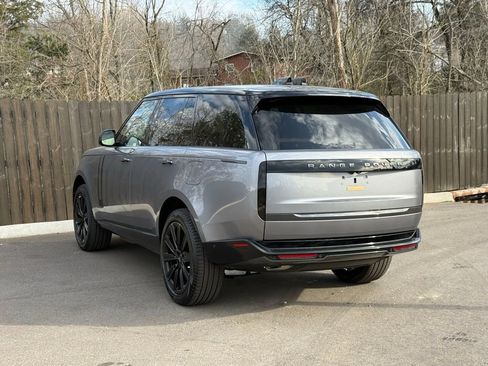 New 2026 Land Rover Range Rover SE image 3