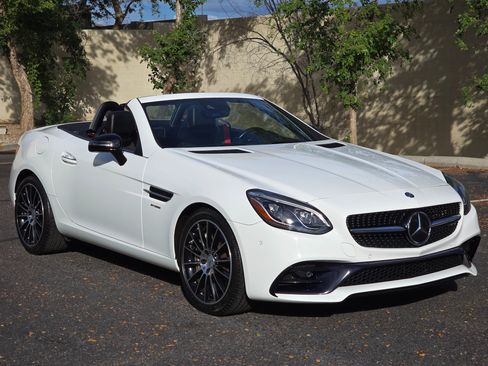 Used 2017 Mercedes-Benz SLC 43 AMG image 2