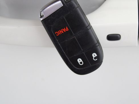Used 2020 Dodge Journey Crossroad FWD image 18