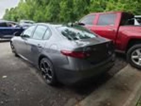 Used 2023 Alfa Romeo Giulia Veloce AWD/4WD image 2