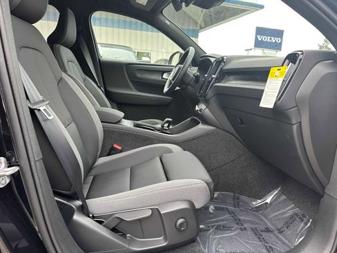 Used 2025 Volvo EX40 Core w/ Climate Package AWD/4WD image 10