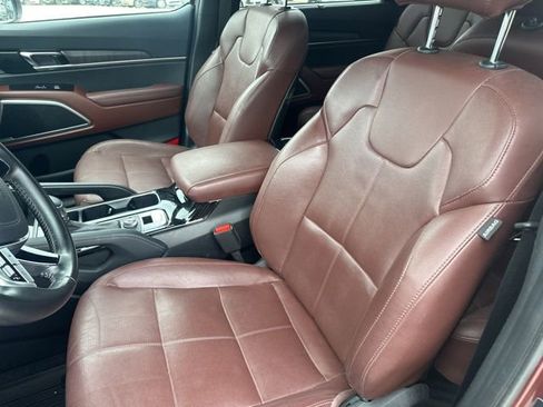 Used 2023 Kia Telluride EX w/ EX Captain's Chair Package FWD image 25
