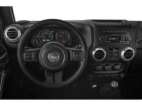 Used 2015 Jeep Wrangler Unlimited Sahara AWD/4WD image 4