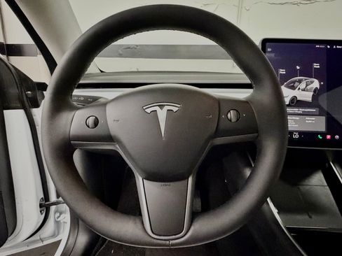 Used 2021 Tesla Model Y 2WD image 25
