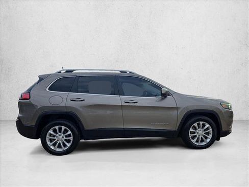 Used 2019 Jeep Cherokee Latitude w/ Popular Appearance Group image 4