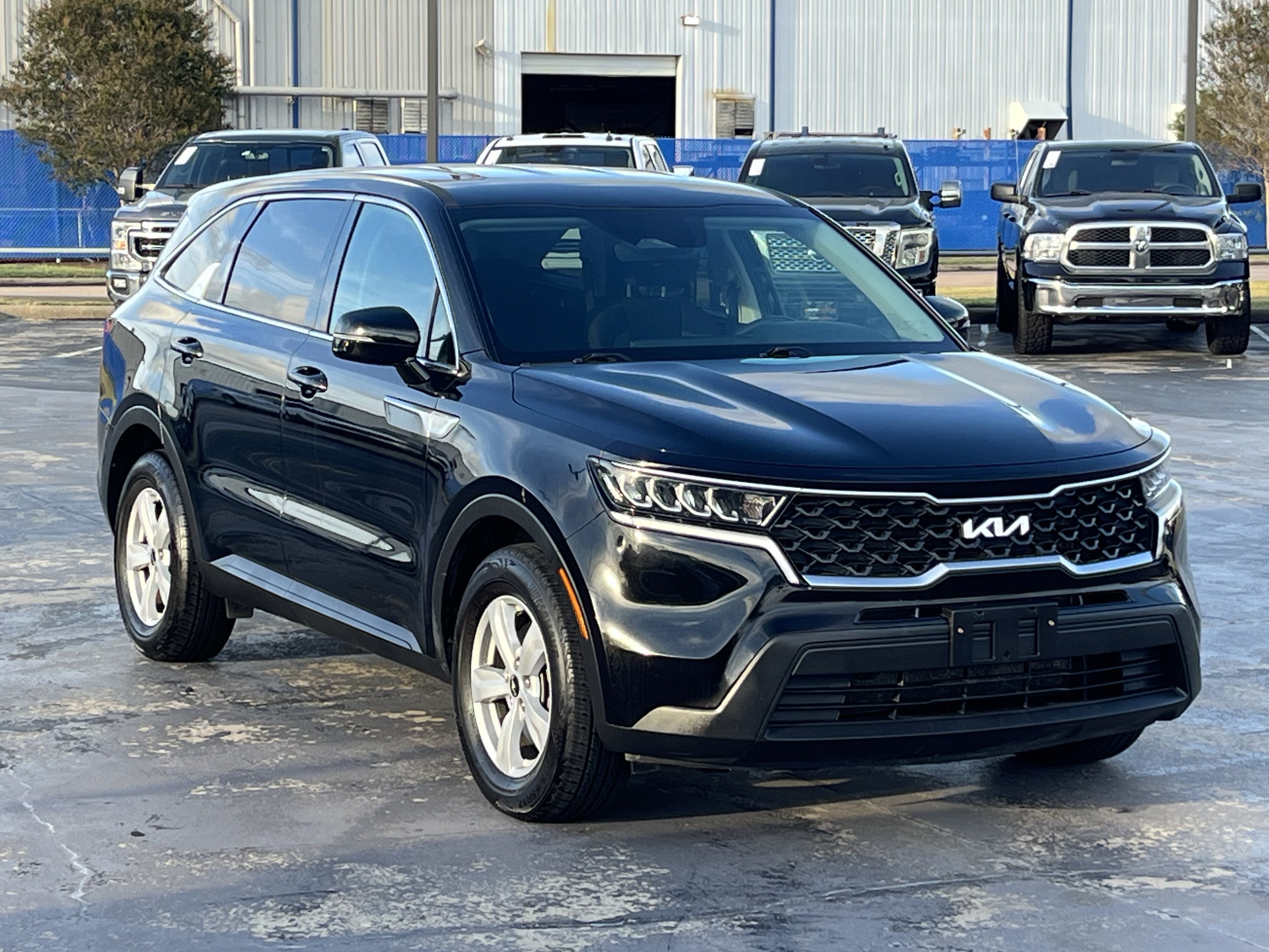Used 2023 Kia Sorento LX FWD image 5