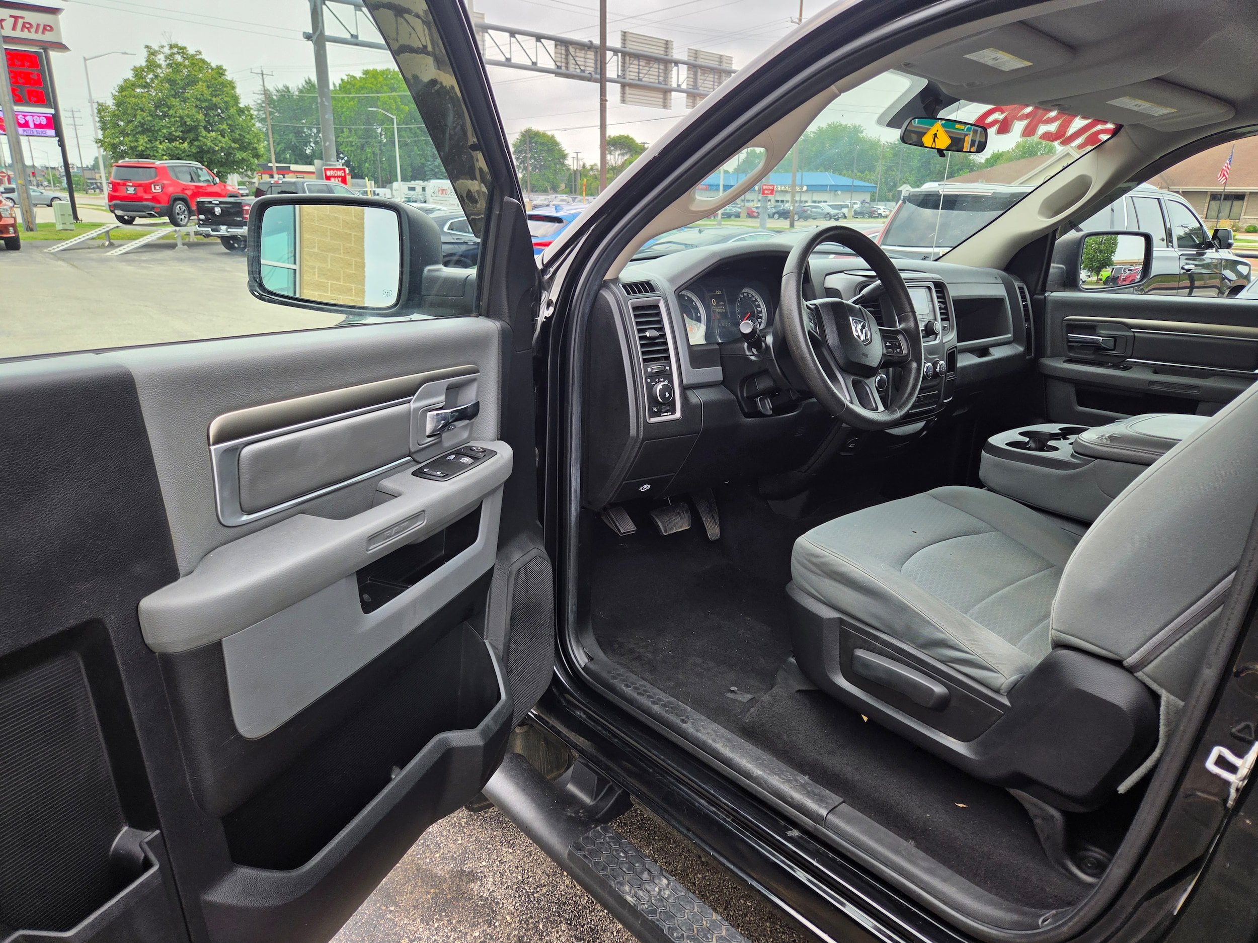 Used 2013 RAM 1500 Express AWD/4WD image 3