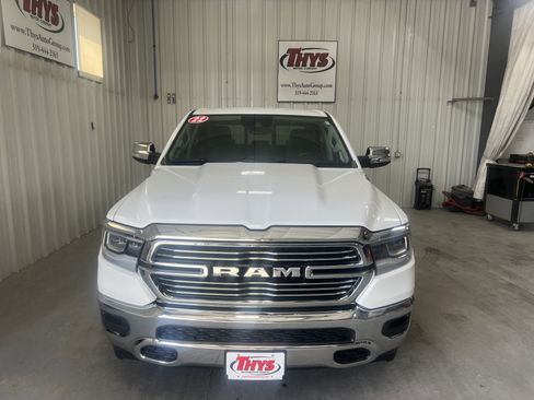 Used 2022 RAM 1500 Laramie AWD/4WD image 3