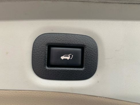 Used 2019 Nissan Rogue SL w/ Premium Package image 28