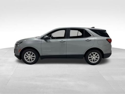Used 2024 Chevrolet Equinox LT image 2