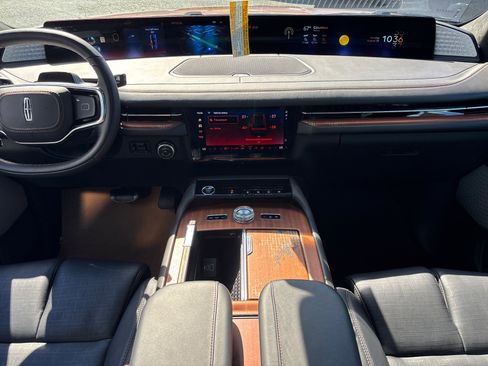 New 2025 Lincoln Navigator L Black Label image 30