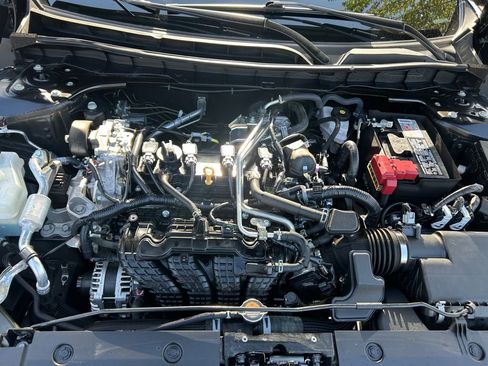 Used 2025 Nissan Altima 2.5 SR FWD image 27