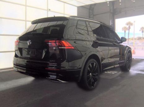 Used 2020 Volkswagen Tiguan SE R-Line FWD image 4
