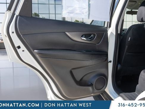 Used 2014 Nissan Rogue SV FWD image 17
