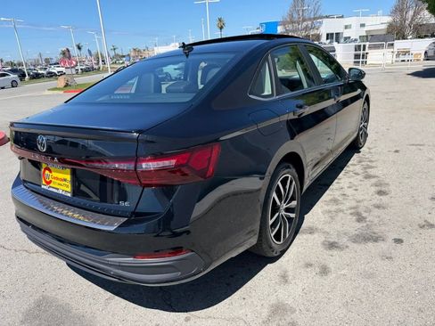 New 2026 Volkswagen Jetta SE FWD image 6