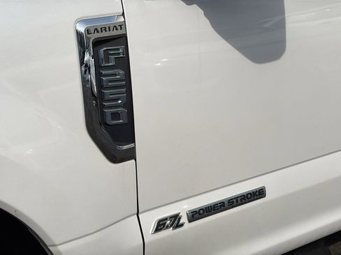 Used 2019 Ford F250 Lariat w/ Lariat Ultimate Package image 7