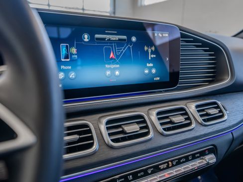 Used 2025 Mercedes-Benz GLE 350 4MATIC image 30