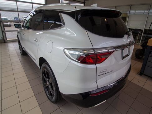 Used 2024 Buick Enclave Essence w/ Sport Touring Edition image 5