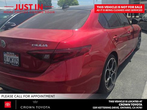 Used 2023 Alfa Romeo Giulia Veloce RWD image 2