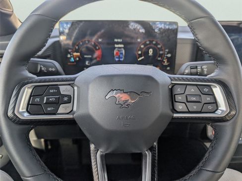 Used 2025 Ford Mustang Coupe image 40