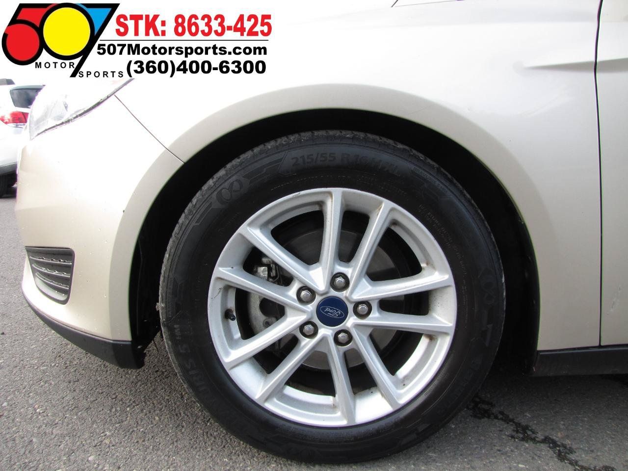 Used 2018 Ford Focus SE w/ Cold Weather Package FWD image 22