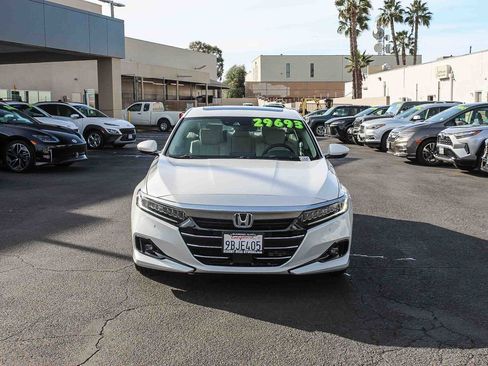 Used 2022 Honda Accord Touring image 2