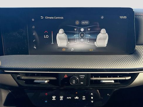 New 2025 Nissan Kicks SR image 16