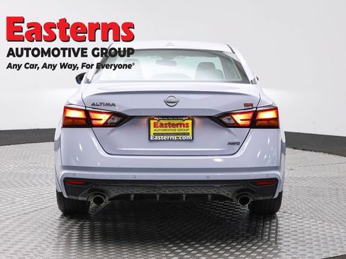 Used 2025 Nissan Altima 2.5 SR w/ SR Premium Package AWD/4WD image 6