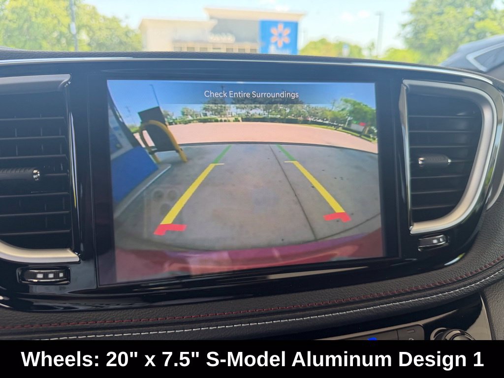 New 2027 Chrysler Pacifica Select FWD image 16