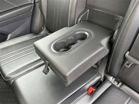 Certified 2022 Volkswagen Tiguan SE w/ Panoramic Sunroof Package image 24