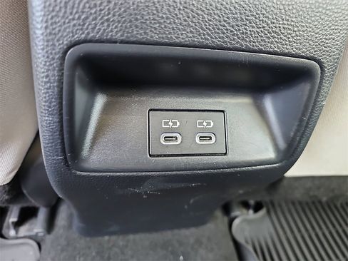 Used 2025 Toyota Corolla LE image 11