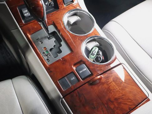 Used 2013 Toyota Highlander Limited image 23