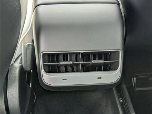 Used 2022 Tesla Model Y Performance AWD/4WD image 15