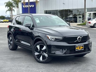 New 2025 Volvo EX40 Core w/ Climate Package