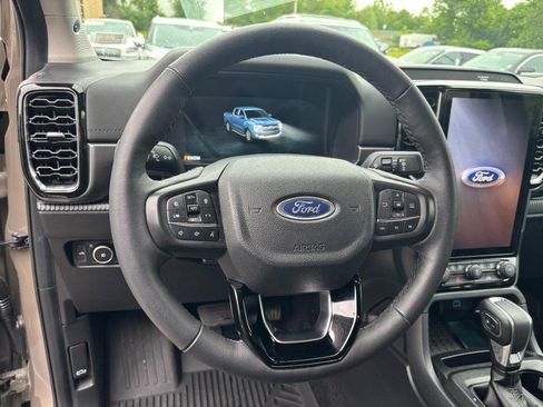 Used 2025 Ford Ranger Lariat w/ FX4 Off-Road Package AWD/4WD image 17