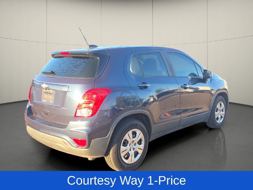 Used 2018 Chevrolet Trax LS w/ LPO, Cargo Package FWD image 8