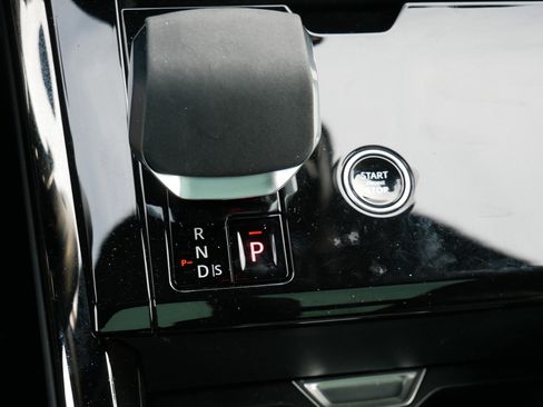 Used 2025 Land Rover Range Rover Sport Dynamic SE image 26