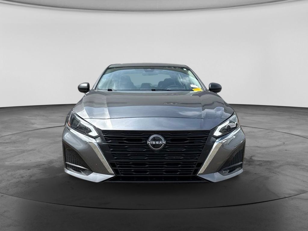 Used 2025 Nissan Altima 2.5 SV FWD image 4